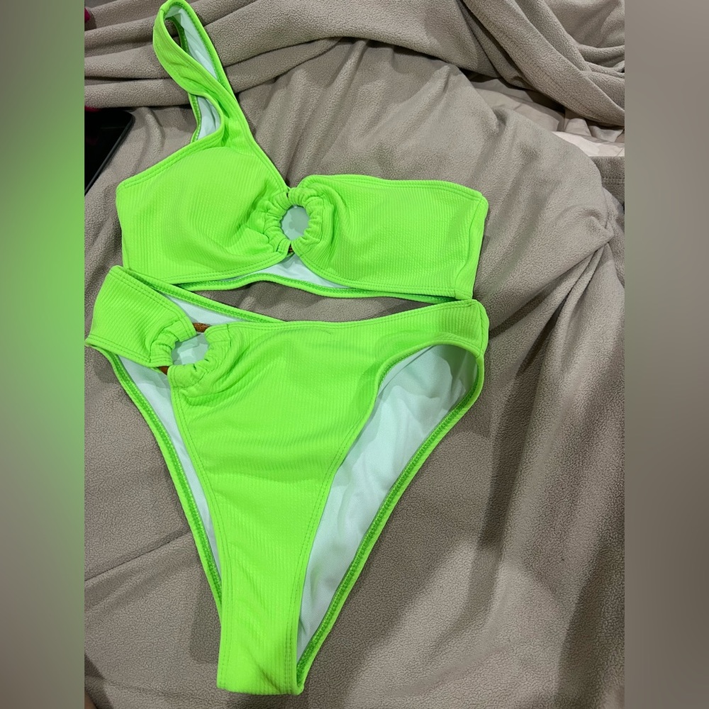 Bikini top and bottom beautiful neon color one shoulder size S new without tag